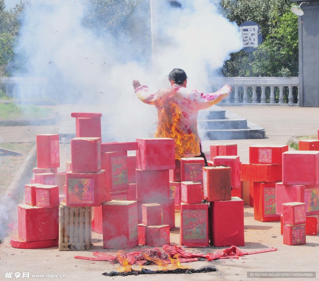 爆破场面