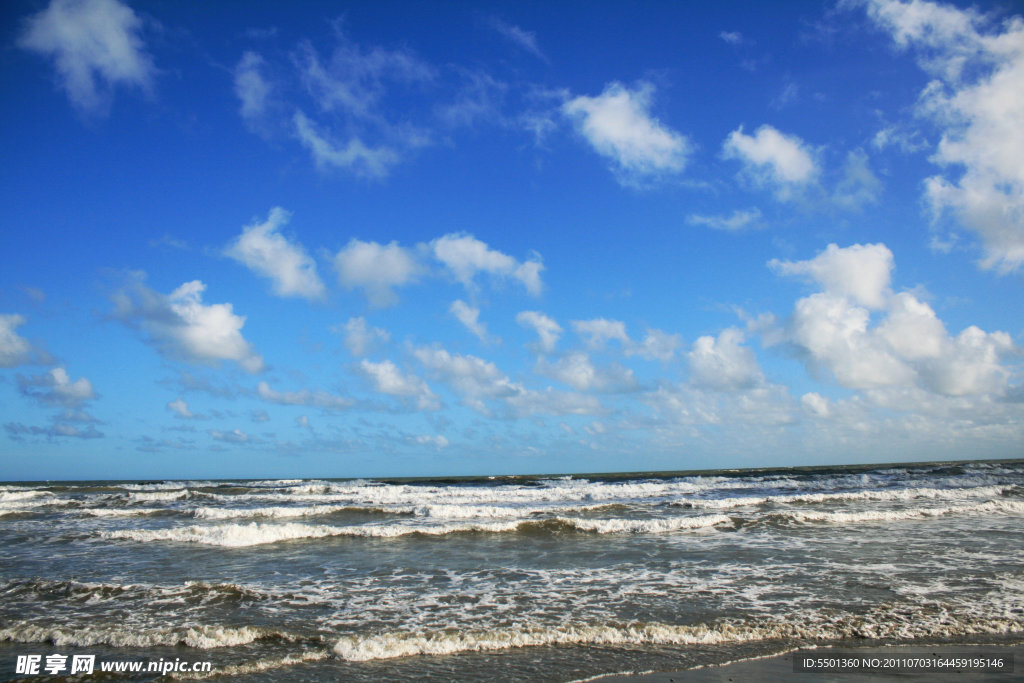 海浪沙滩