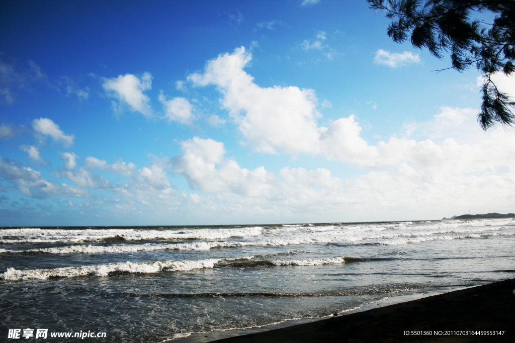 海浪沙滩