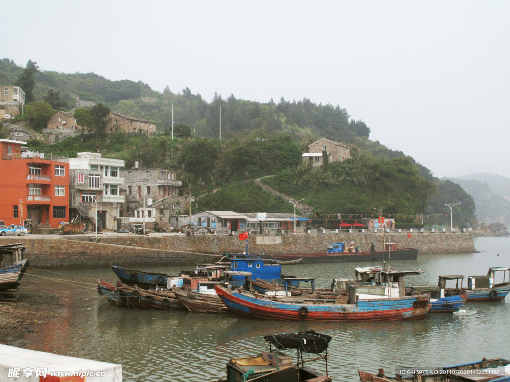海岛渔船