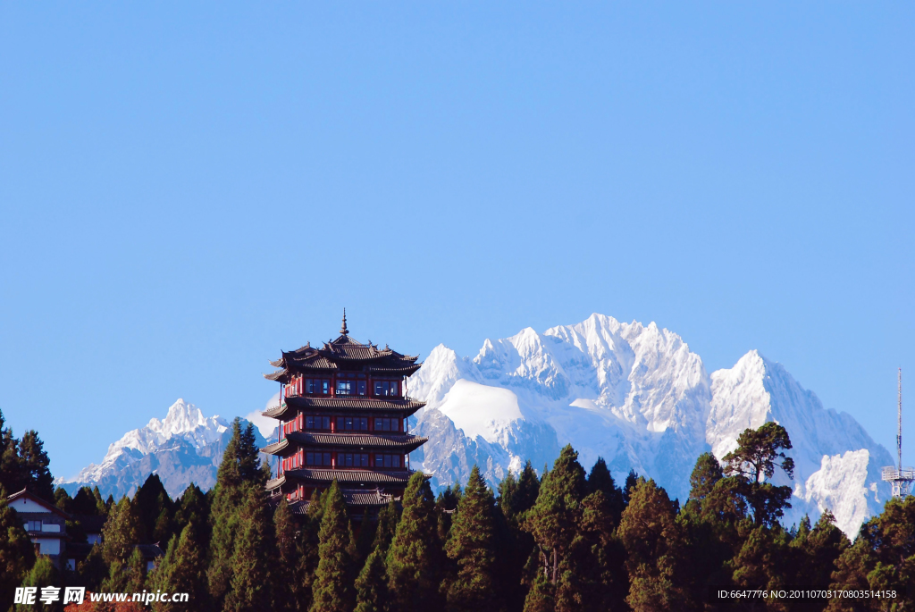 楼宇雪山