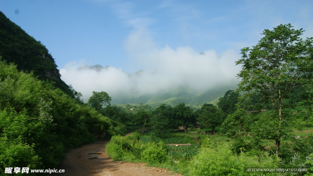 野三坡云雾风景