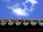 天空下的屋檐
