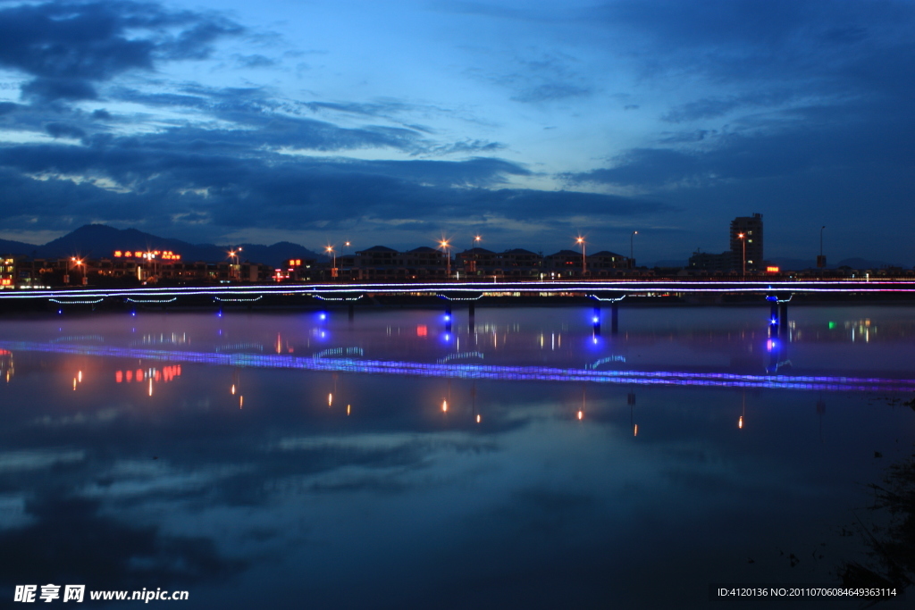 新丰江夜景