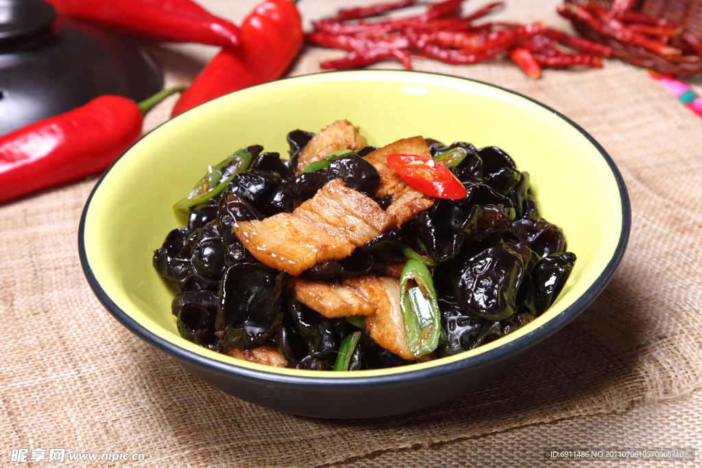 小黑木耳炒肉