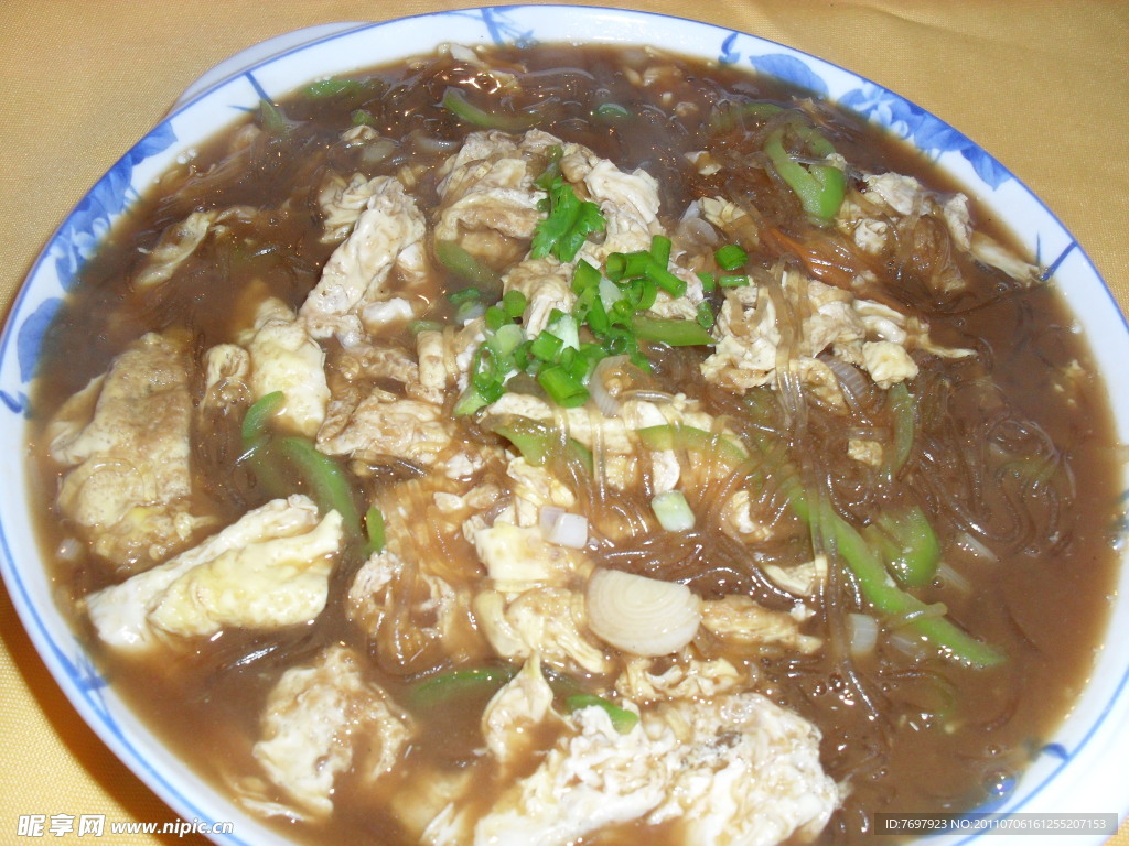尖椒粉条溜鸡蛋