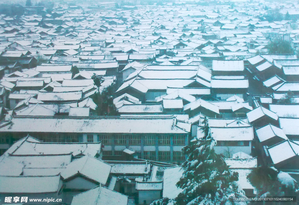 丽江古城雪景