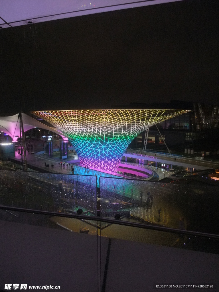 上海世博会中轴夜晚灯光