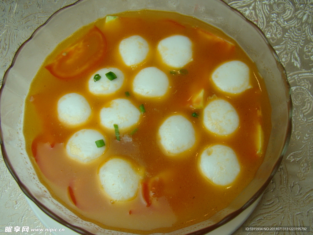青菜鱼丸汤怎么做_青菜鱼丸汤的做法_霸道的狮子座_豆果美食