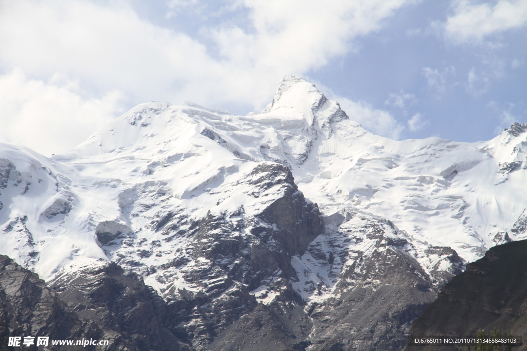 公格尔雪山