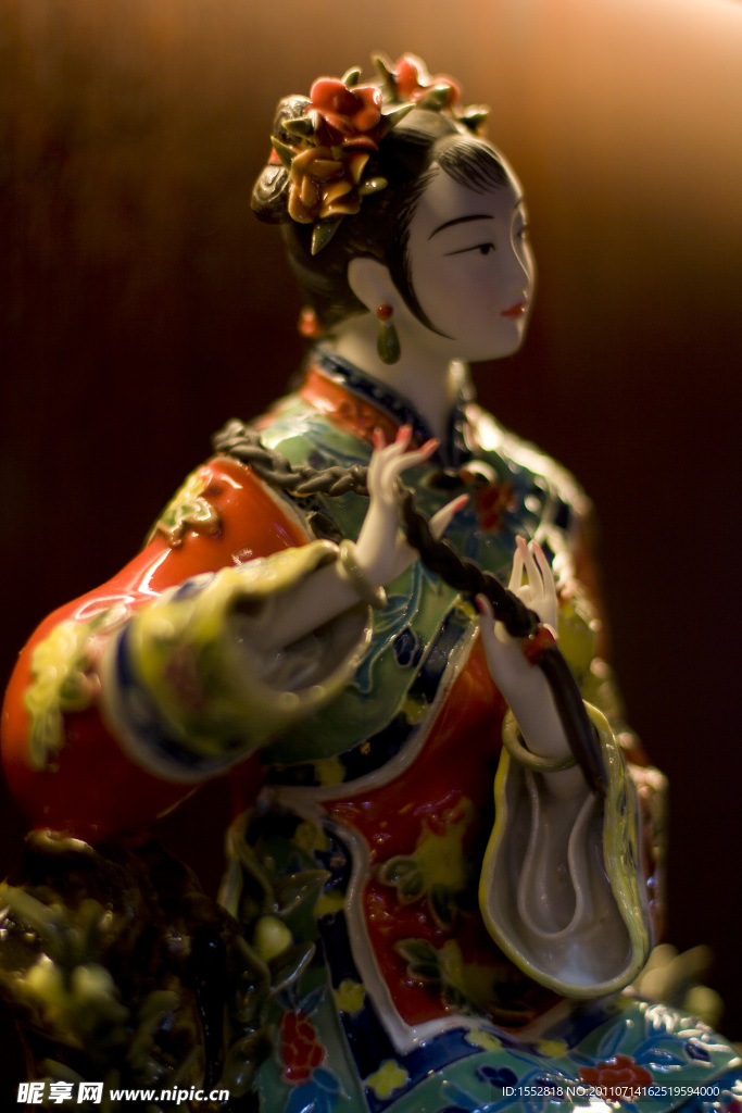陶瓷美女