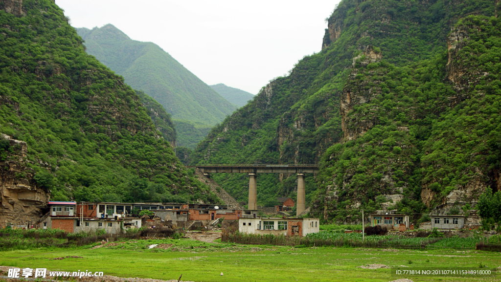 河北野三坡大山房屋