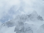 云雾环山