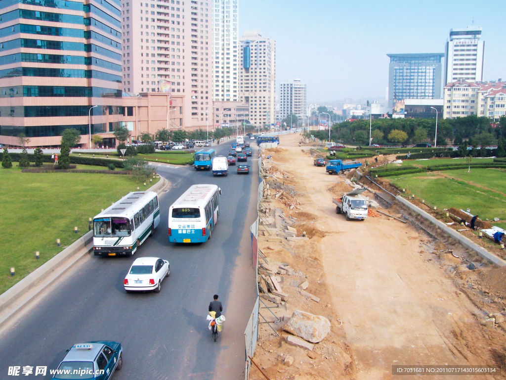 城市道路建设施工现场