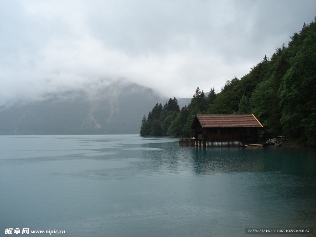 高山湖泊