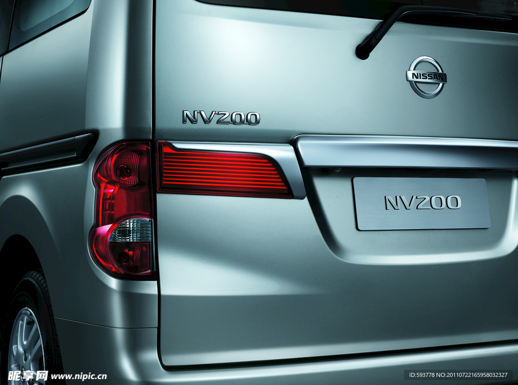 NISSAN NV200 标志