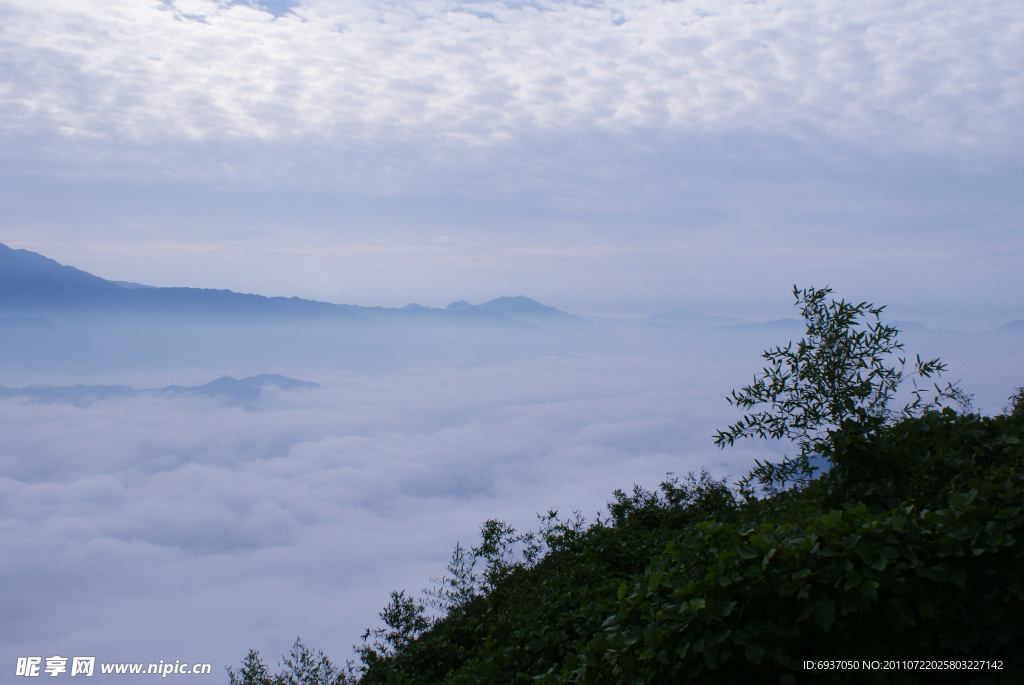张师山的早晨景观