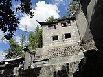 寺院里的高墙