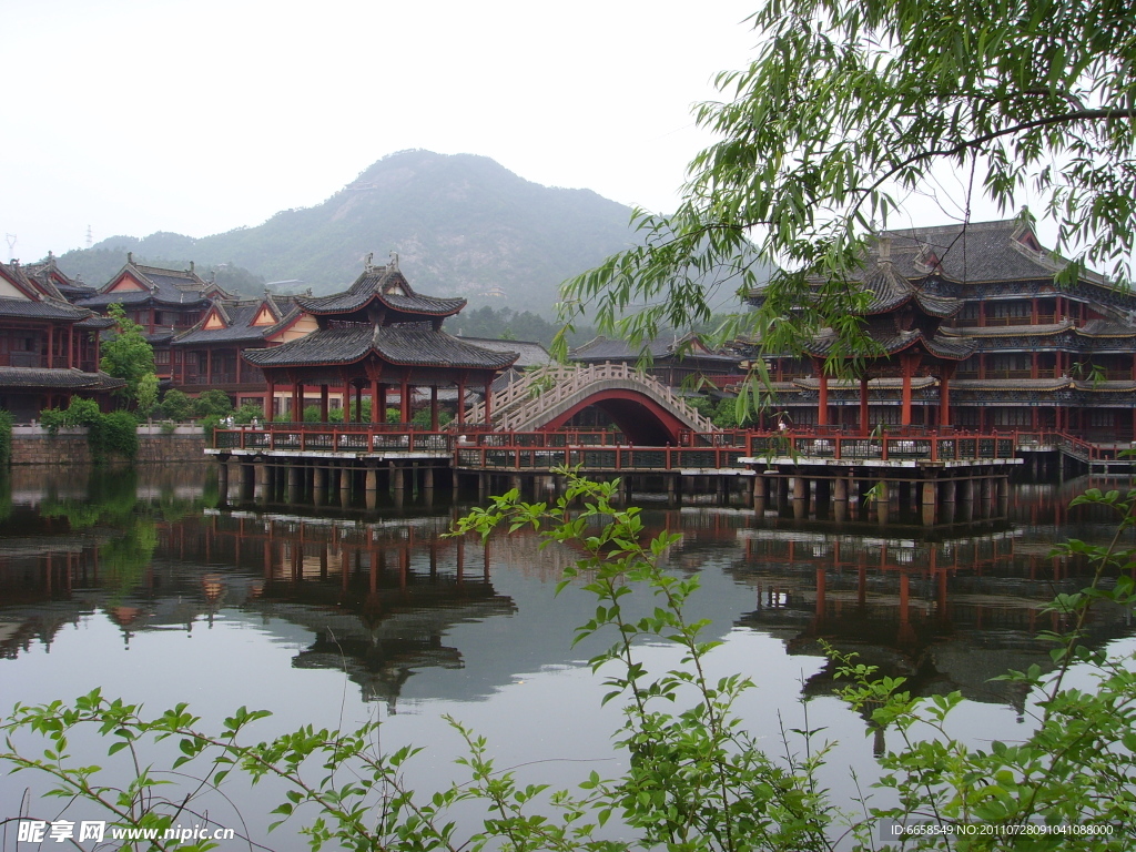 亭台楼阁