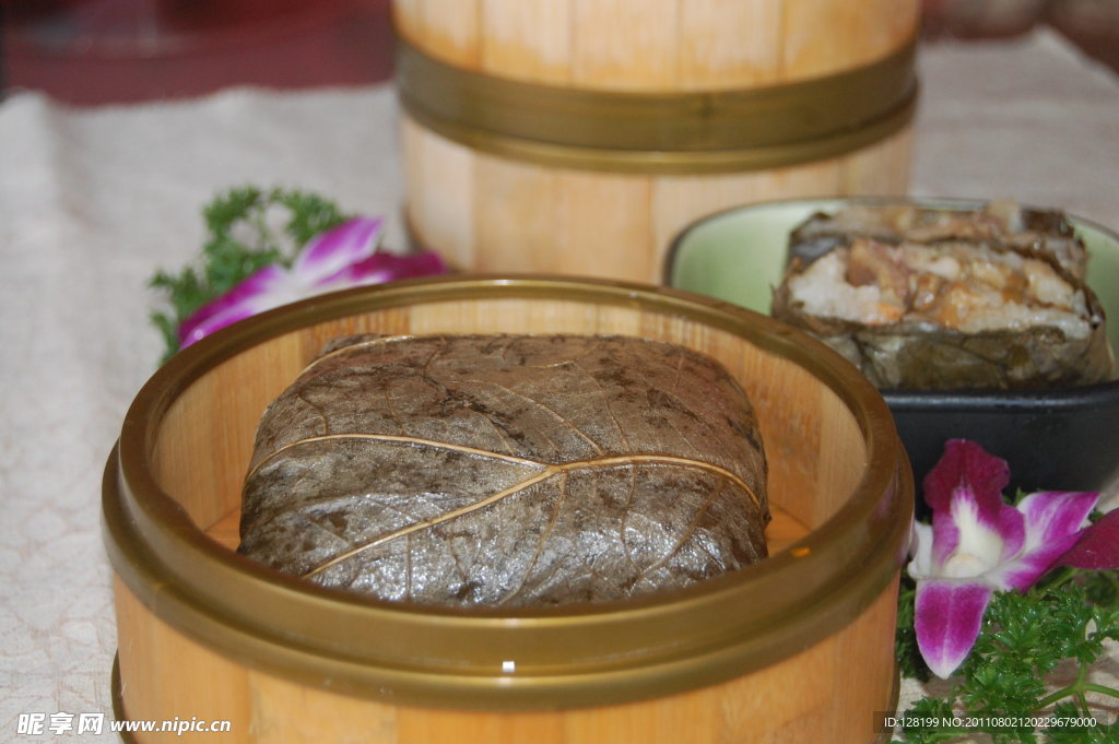 荷叶糯米饭团