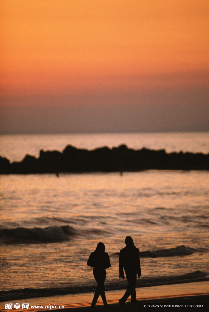 夕阳海边