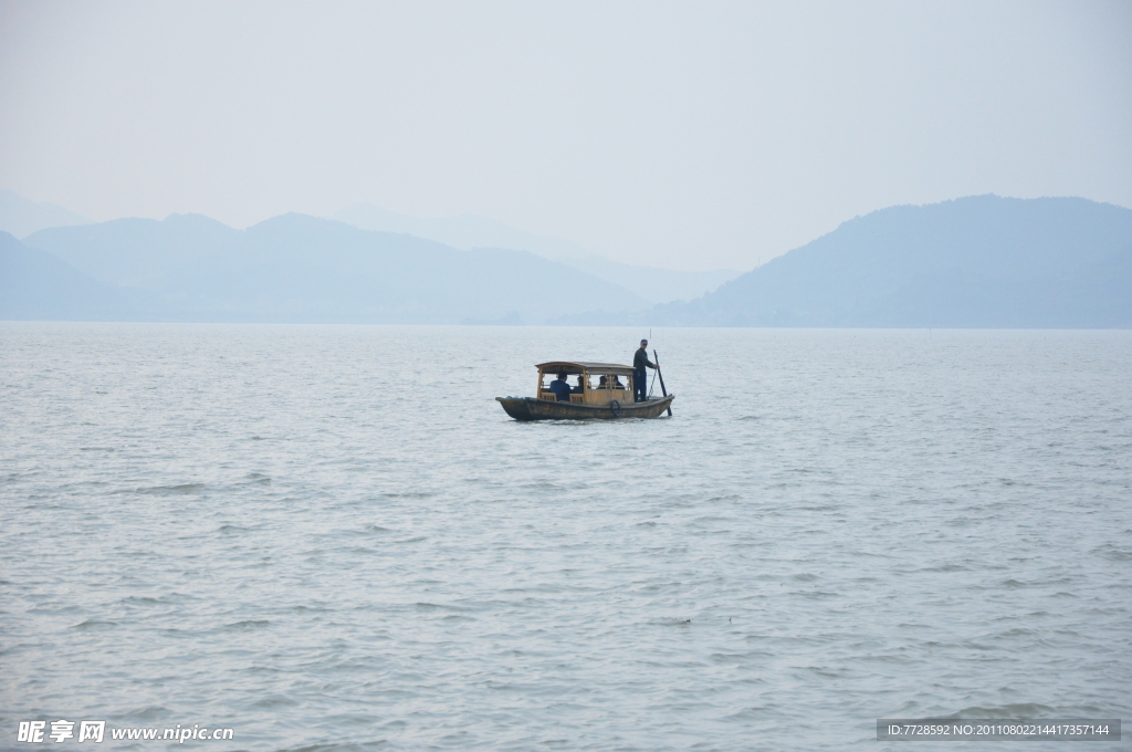湖水