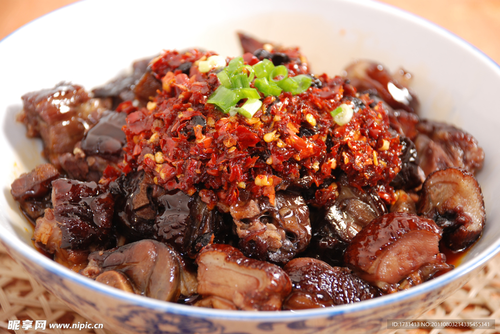茶油蒸腊鸭