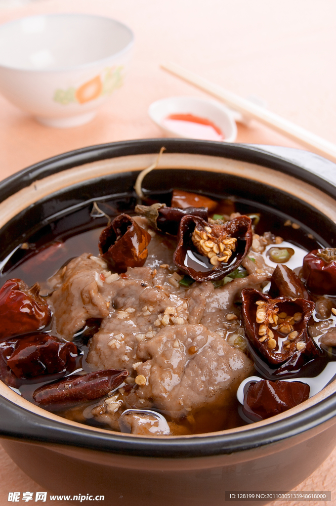 水煮牛肉沙锅