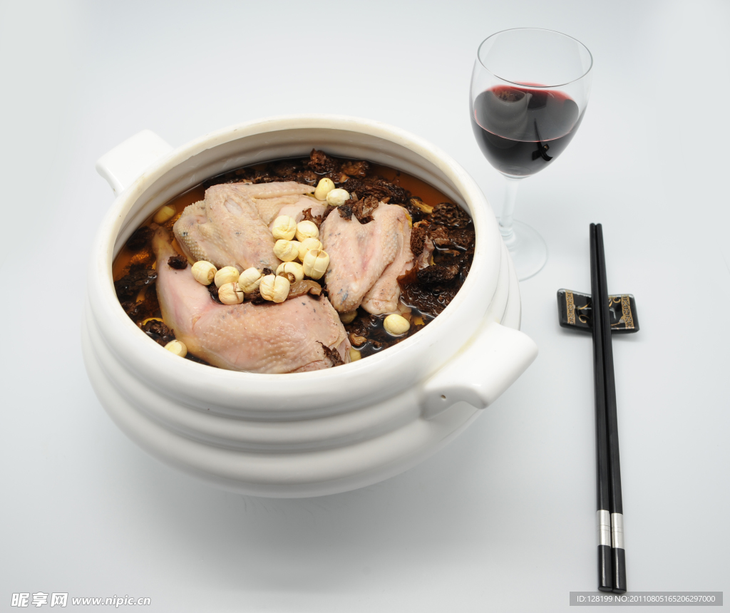 金钱莲炖白露鸭