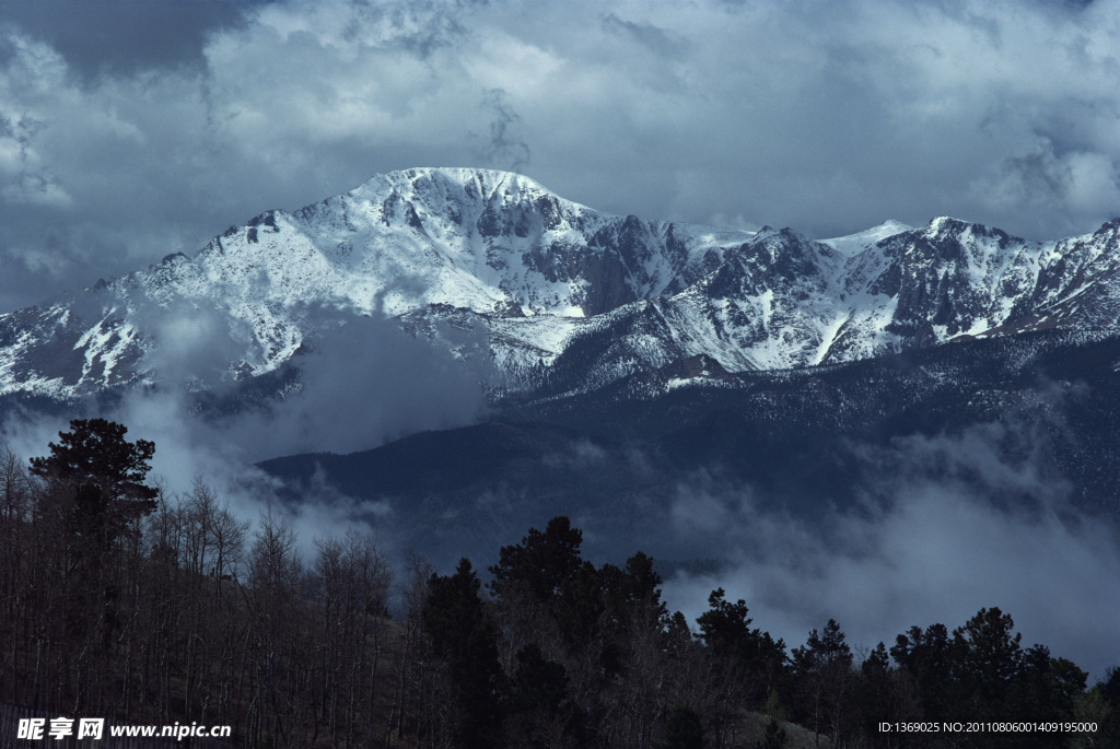 雪山林海
