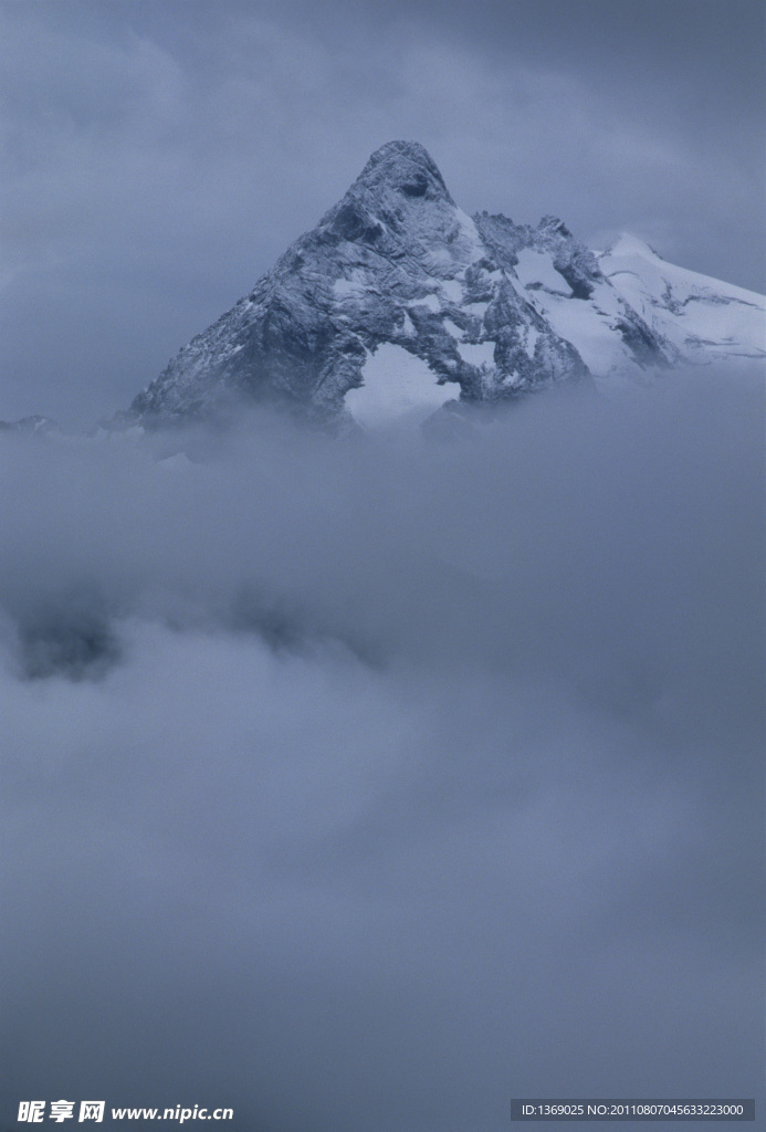 山峦云海