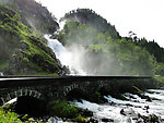 青山流水和拱桥