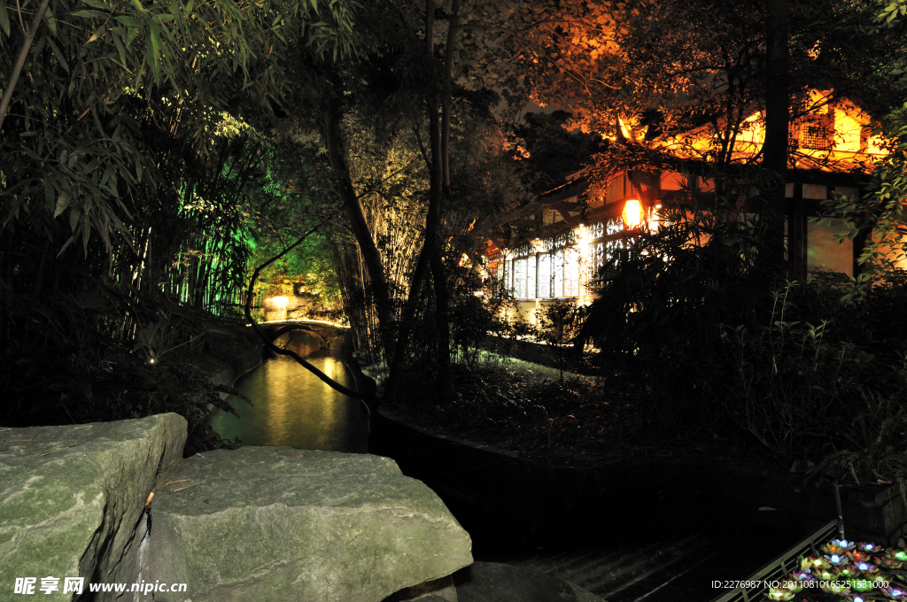 草堂夜景