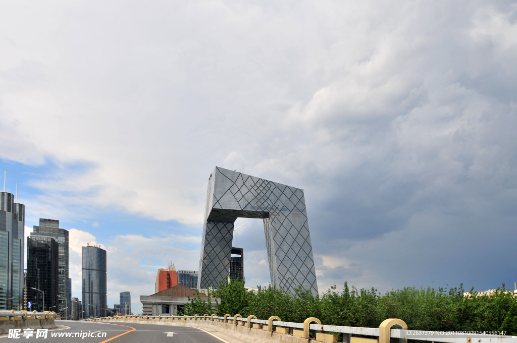 远处建筑