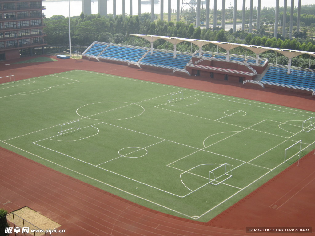 学校足球场