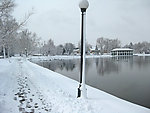河边雪景