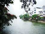 城镇河流