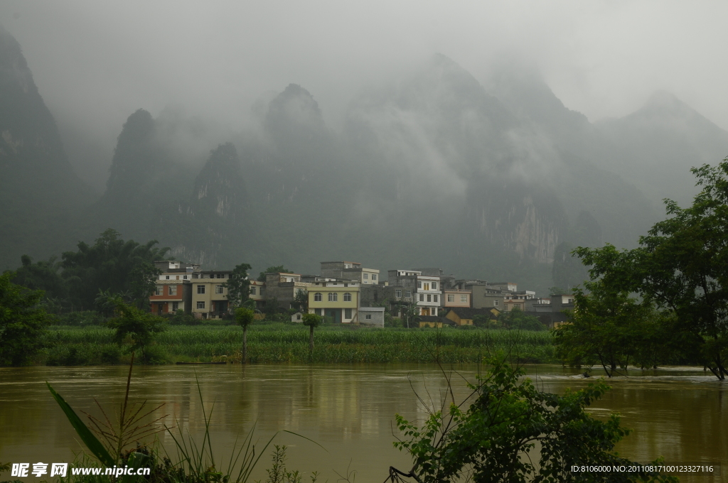 清晨山水风景