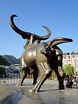 三不像雕塑