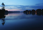 晨曦湖景