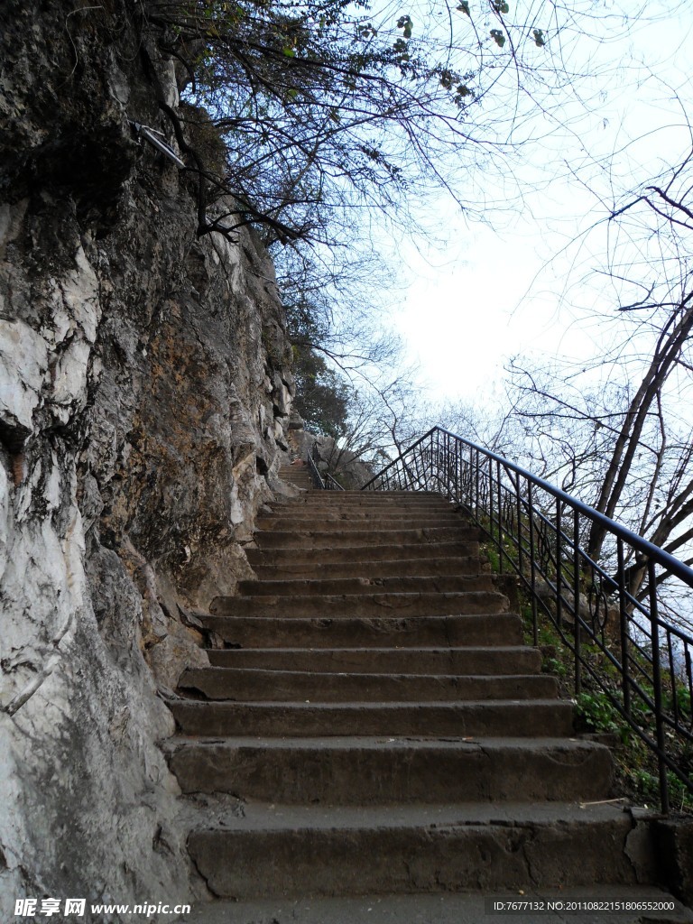 贺州广场灵峰山上