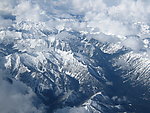 连绵起伏的雪山