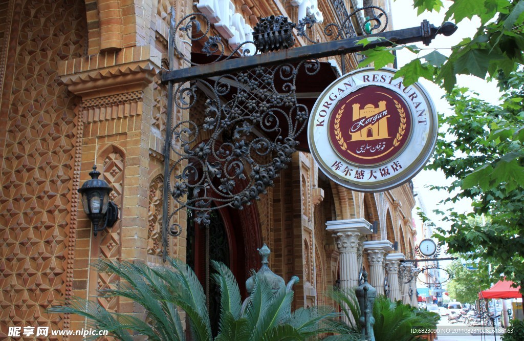 酒店门口