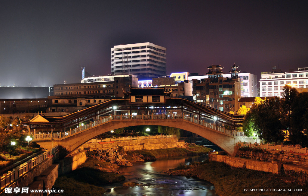 夜色小城