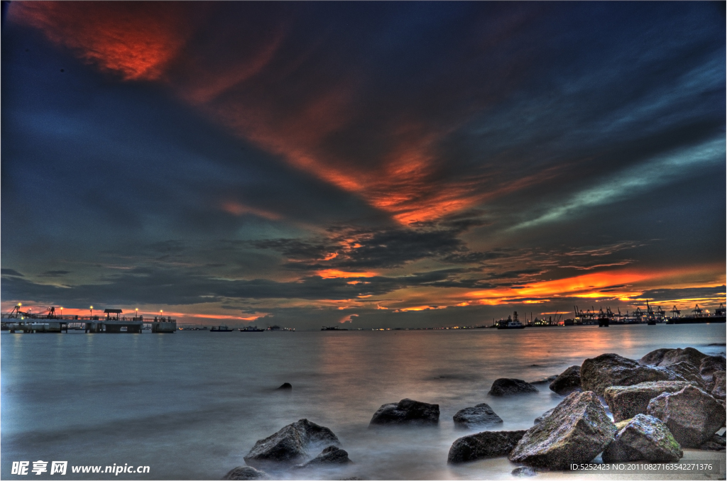 夕阳海岸风光