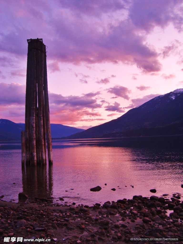 夕阳湖景