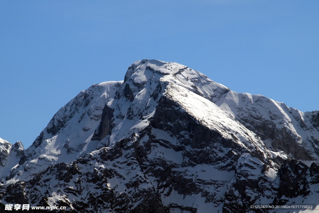 雪山山峰