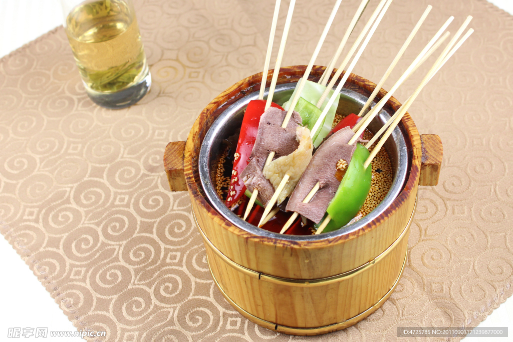 鸿运串串香