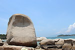 蓝天白云大海岩石