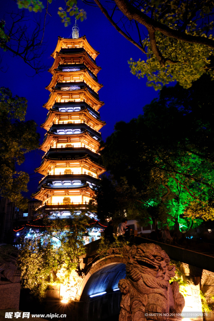 古镇夜景